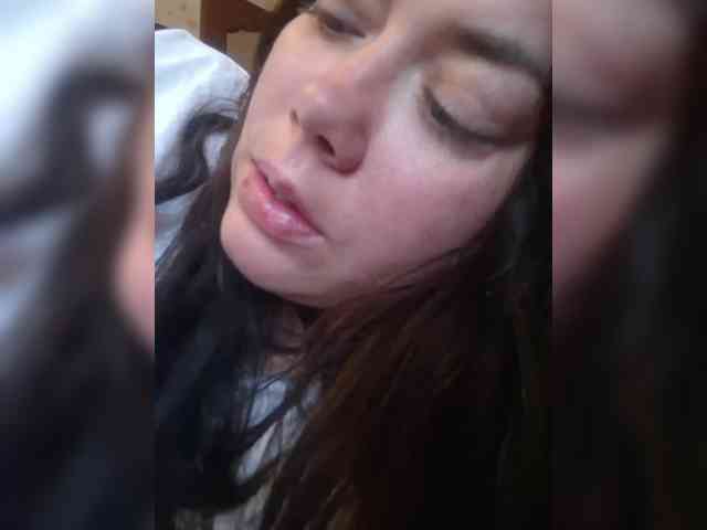 Naturally_Mom webcam
