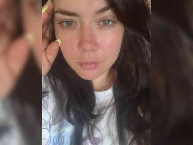 Naturally_Mom webcam