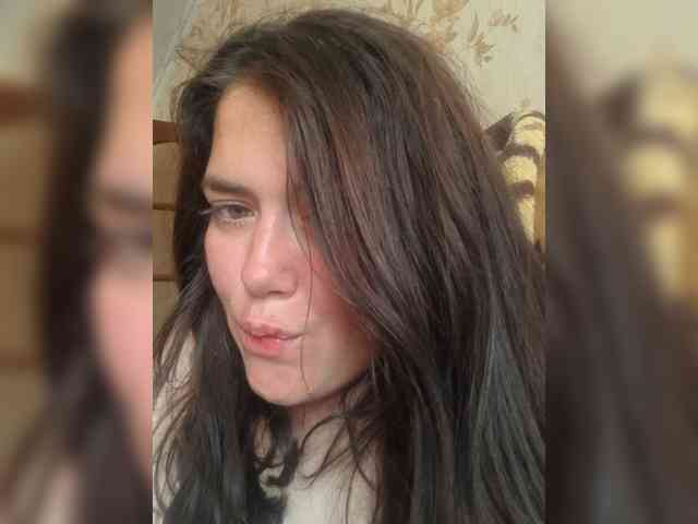 Naturally_Mom webcam