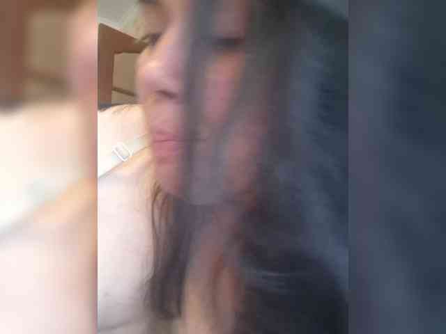 Naturally_Mom webcam