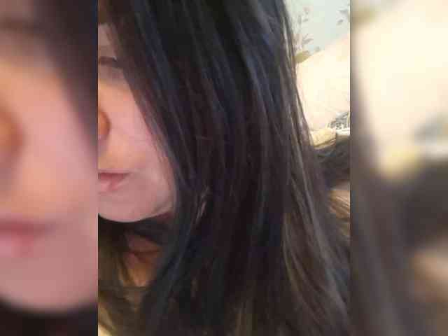 Naturally_Mom webcam