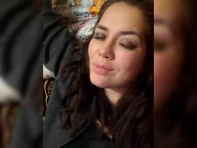 Naturally_Mom webcam
