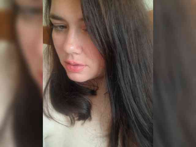 Naturally_Mom webcam
