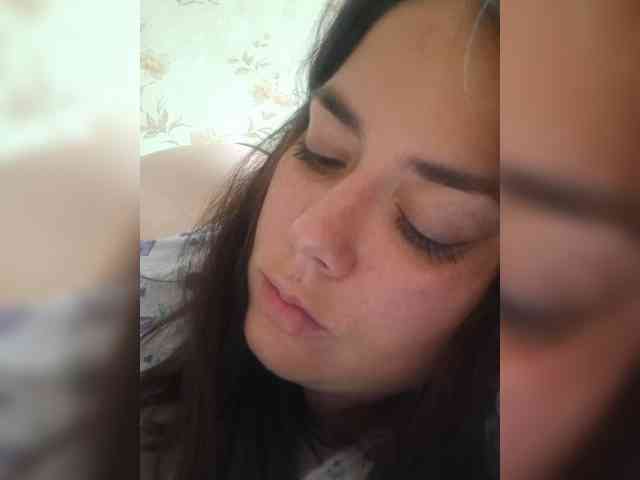 Naturally_Mom webcam