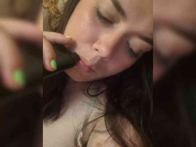 Naturally_Mom webcam