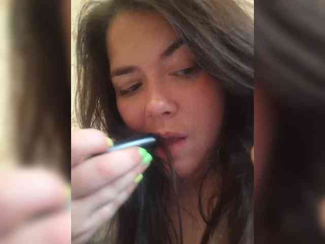 Naturally_Mom webcam