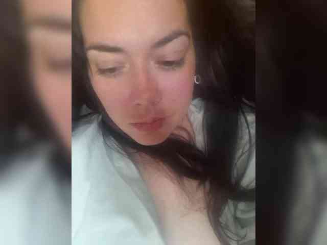 Naturally_Mom webcam