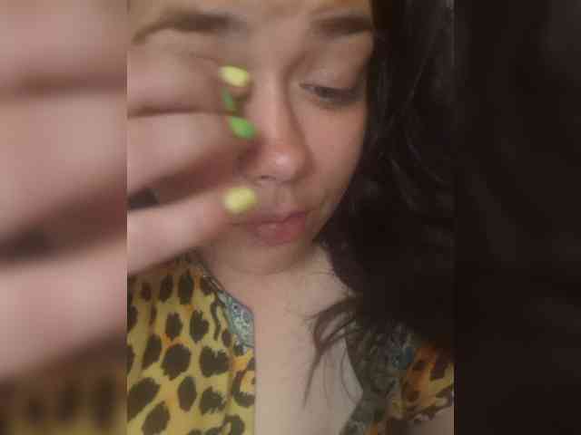Naturally_Mom webcam