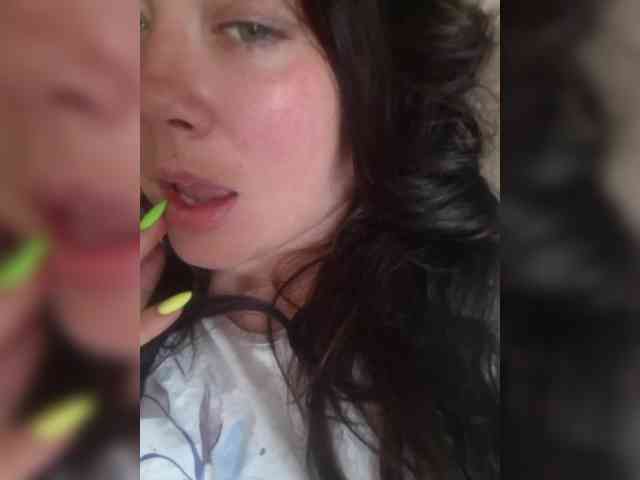 Naturally_Mom webcam
