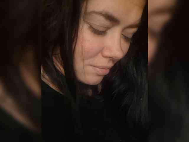Naturally_Mom webcam