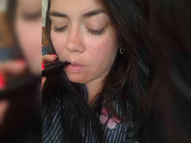 Naturally_Mom webcam