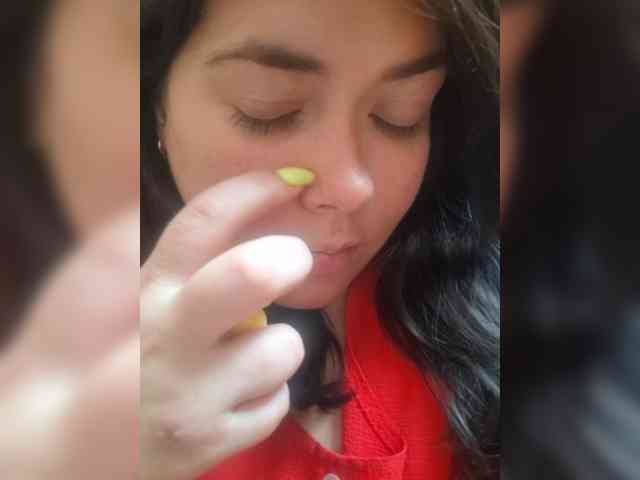 Naturally_Mom webcam