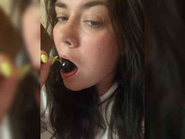 Naturally_Mom webcam