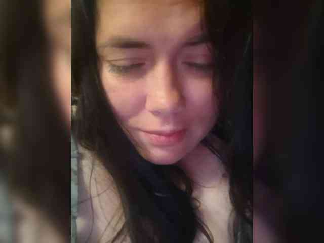 Naturally_Mom webcam
