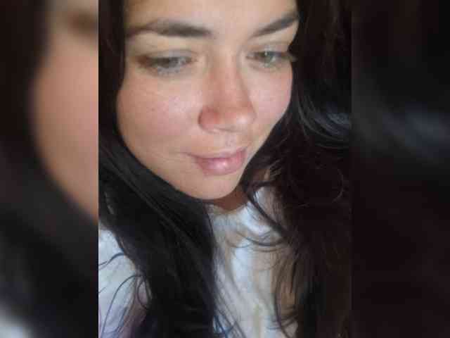 Naturally_Mom webcam