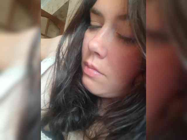 Naturally_Mom webcam