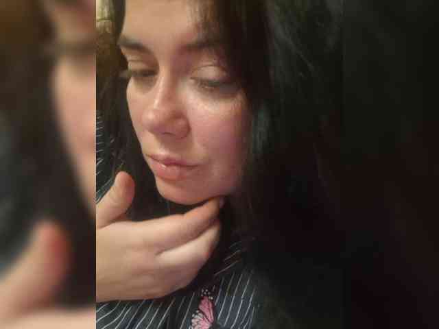 Naturally_Mom webcam