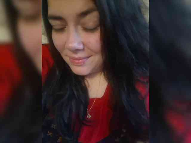 Naturally_Mom webcam