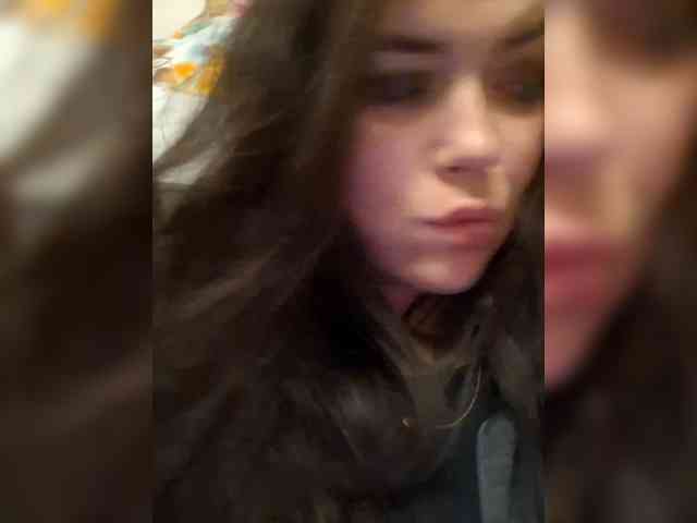 Naturally_Mom webcam