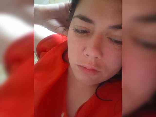 Naturally_Mom webcam