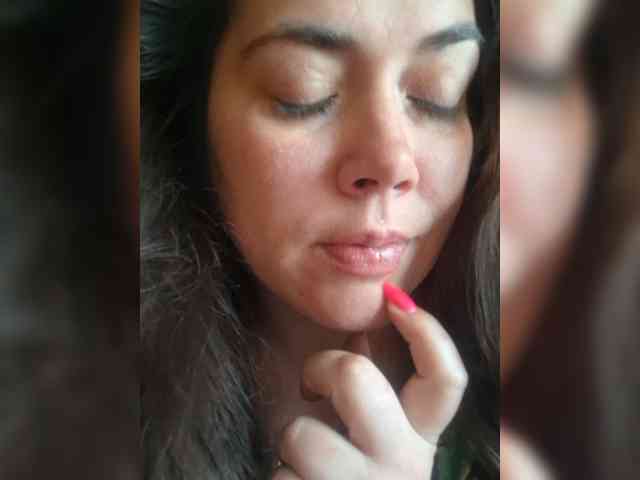 Naturally_Mom webcam