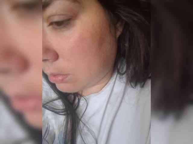 Naturally_Mom webcam