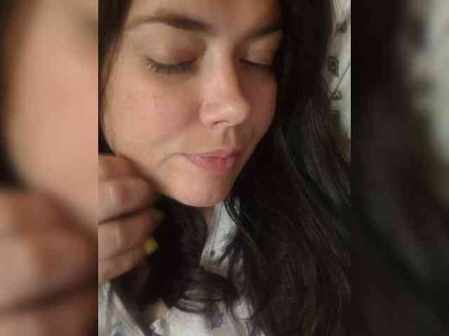 Naturally_Mom webcam