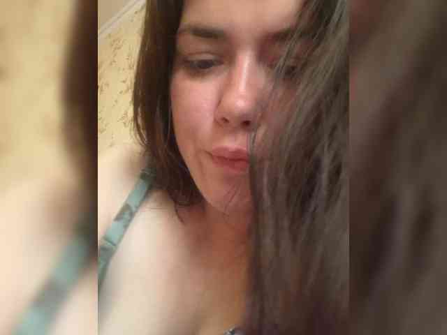 Naturally_Mom webcam