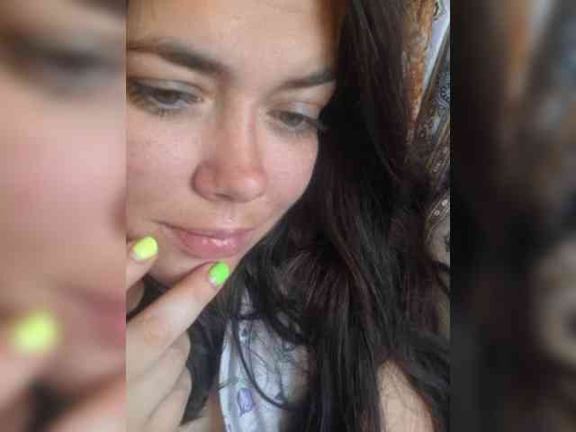 Naturally_Mom webcam