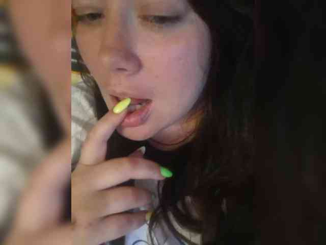 Naturally_Mom webcam