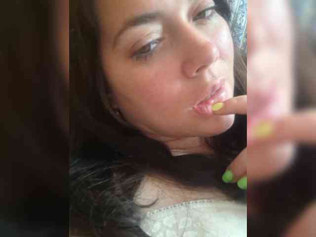 Naturally_Mom webcam