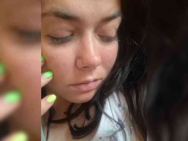 Naturally_Mom webcam