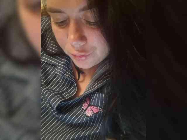 Naturally_Mom webcam