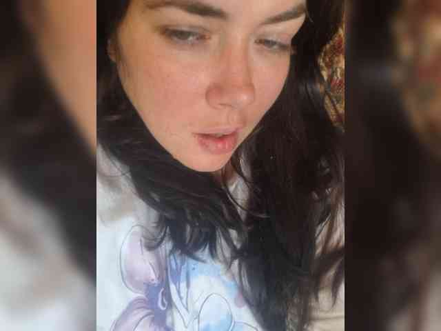 Naturally_Mom webcam