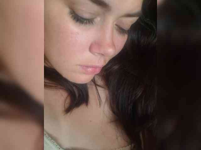 Naturally_Mom webcam