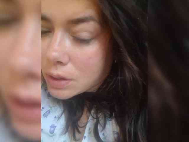 Naturally_Mom webcam