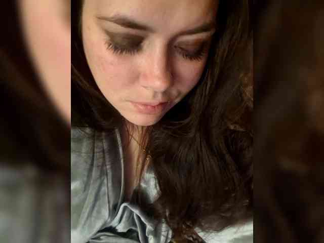 Naturally_Mom webcam