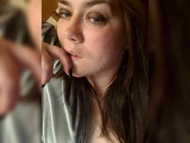 Naturally_Mom webcam