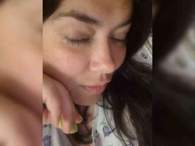Naturally_Mom webcam