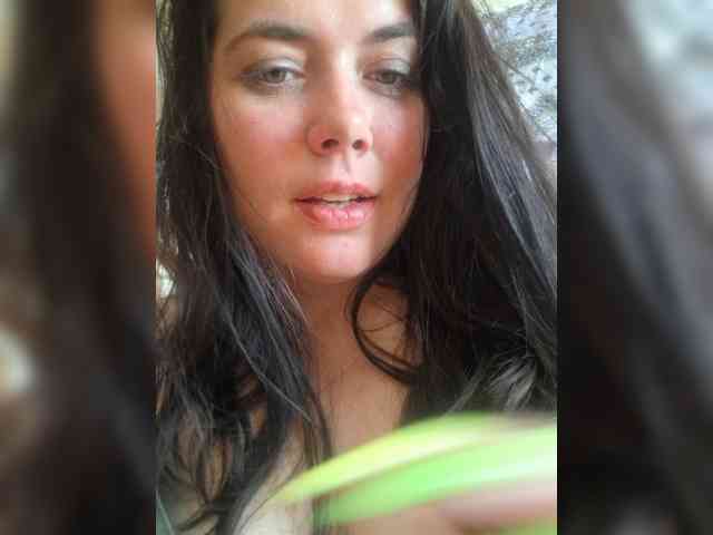 Naturally_Mom webcam