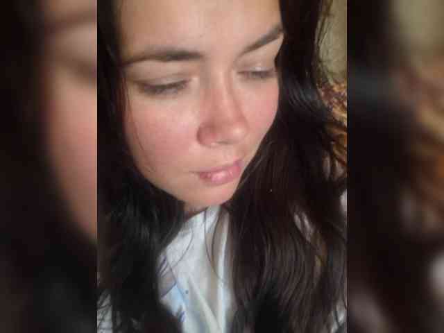 Naturally_Mom webcam