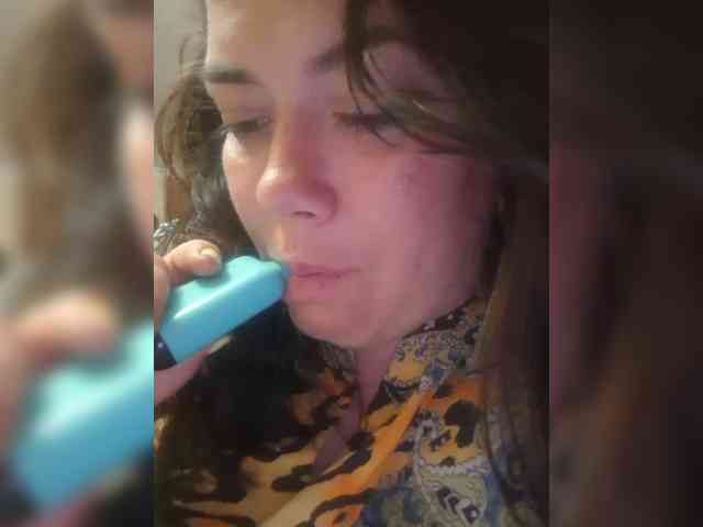 Naturally_Mom webcam