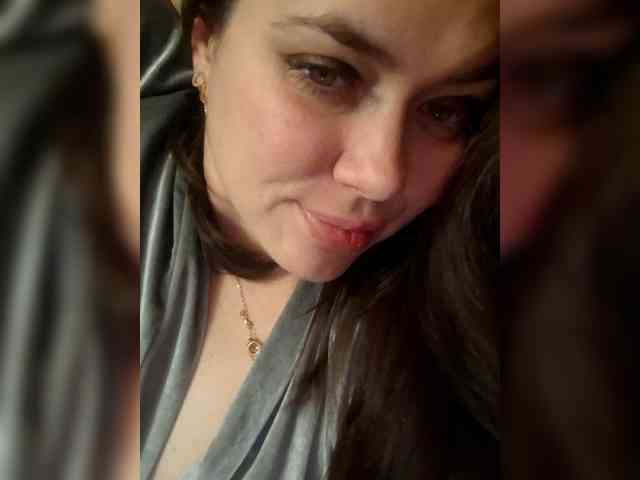 Naturally_Mom webcam