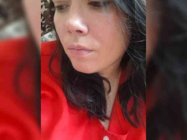 Naturally_Mom webcam