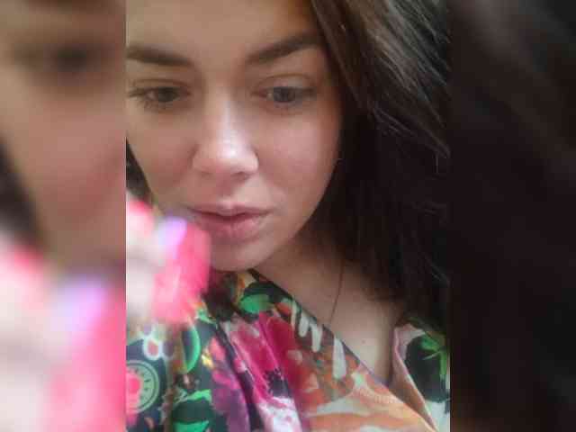 Naturally_Mom webcam