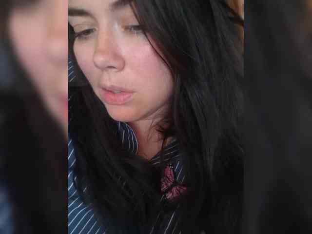 Naturally_Mom webcam