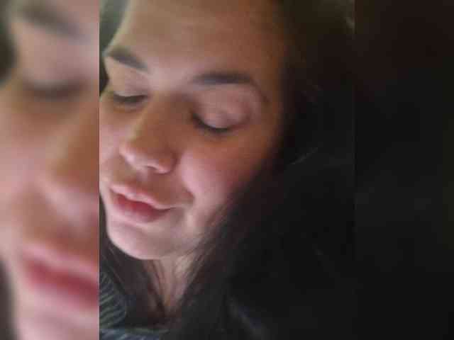 Naturally_Mom webcam