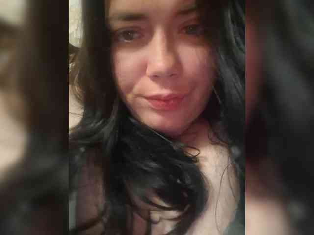 Naturally_Mom webcam