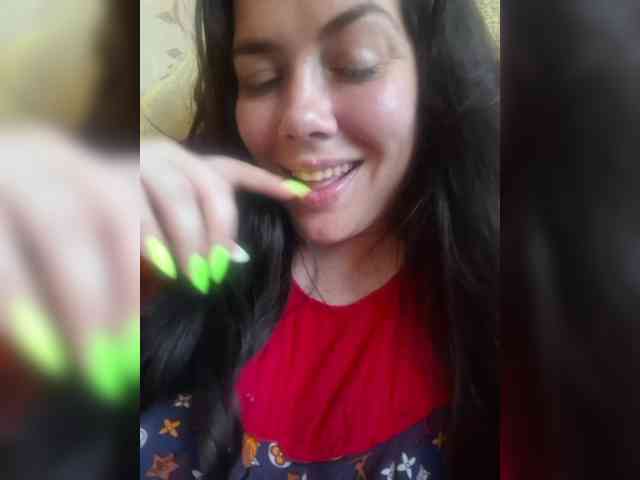 Naturally_Mom webcam