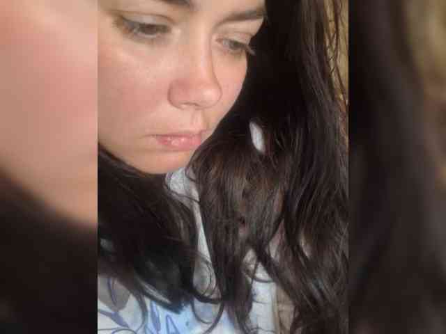 Naturally_Mom webcam
